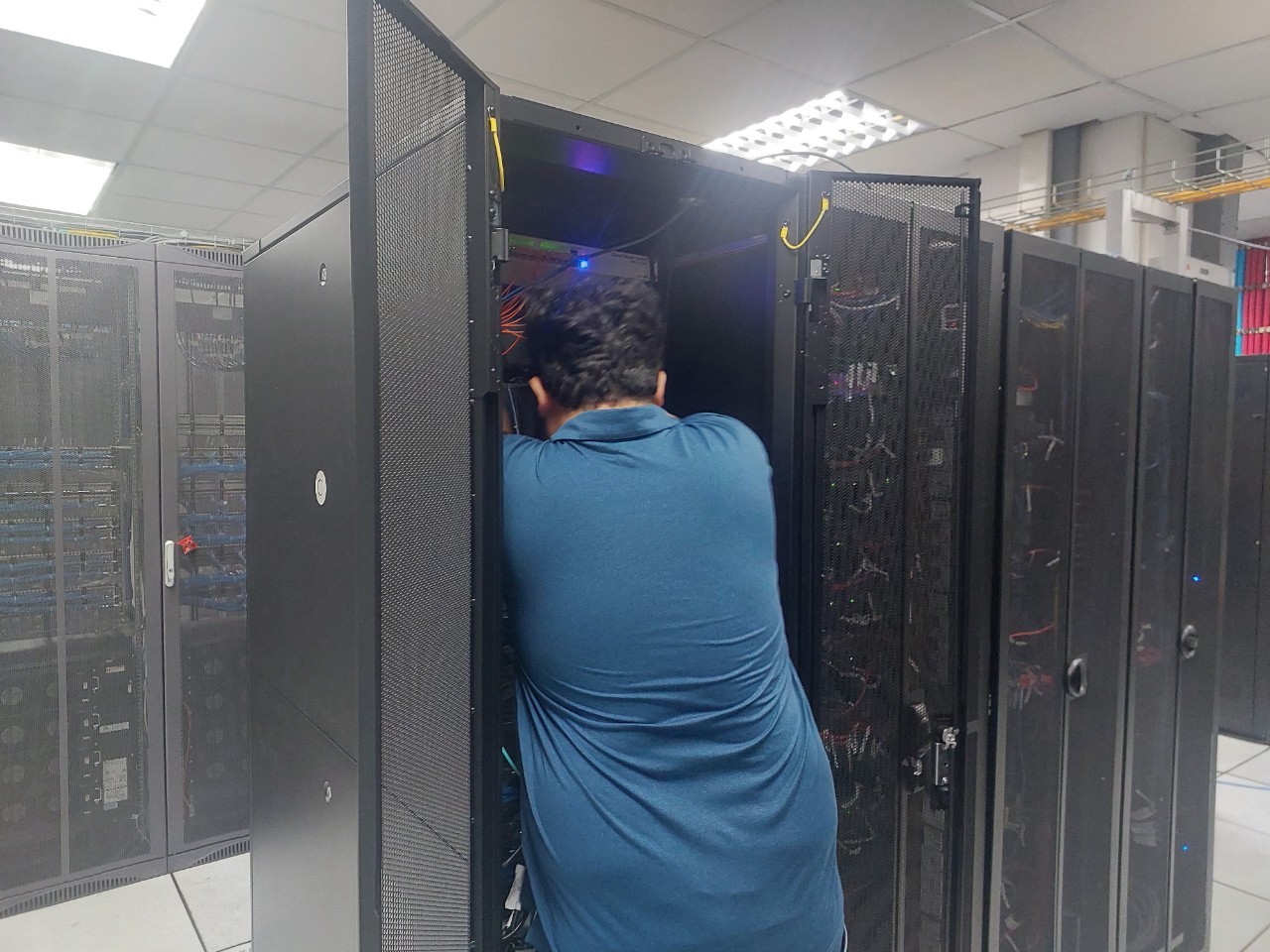 Server Network - Slide 5